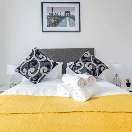 Apollo Luxury - Netflix - Fast Wifi- Free Parking Apartment Birmingham