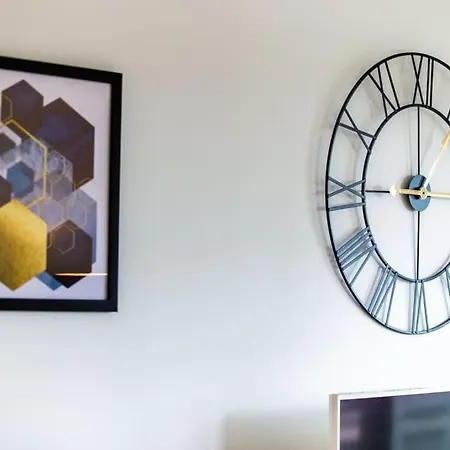 Apollo Luxury - Netflix - Fast Wifi- Free Parking Apartment Birmingham