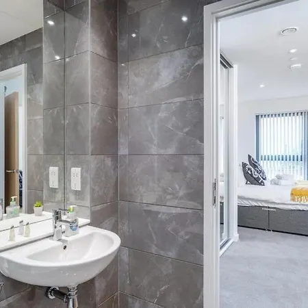 Apollo Luxury - Netflix - Fast Wifi- Free Parking Apartment Birmingham